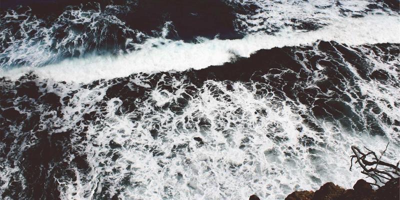 突破虚拟化性能天花板:实战DPDK与SR-IOV排查NFV网络瓶颈